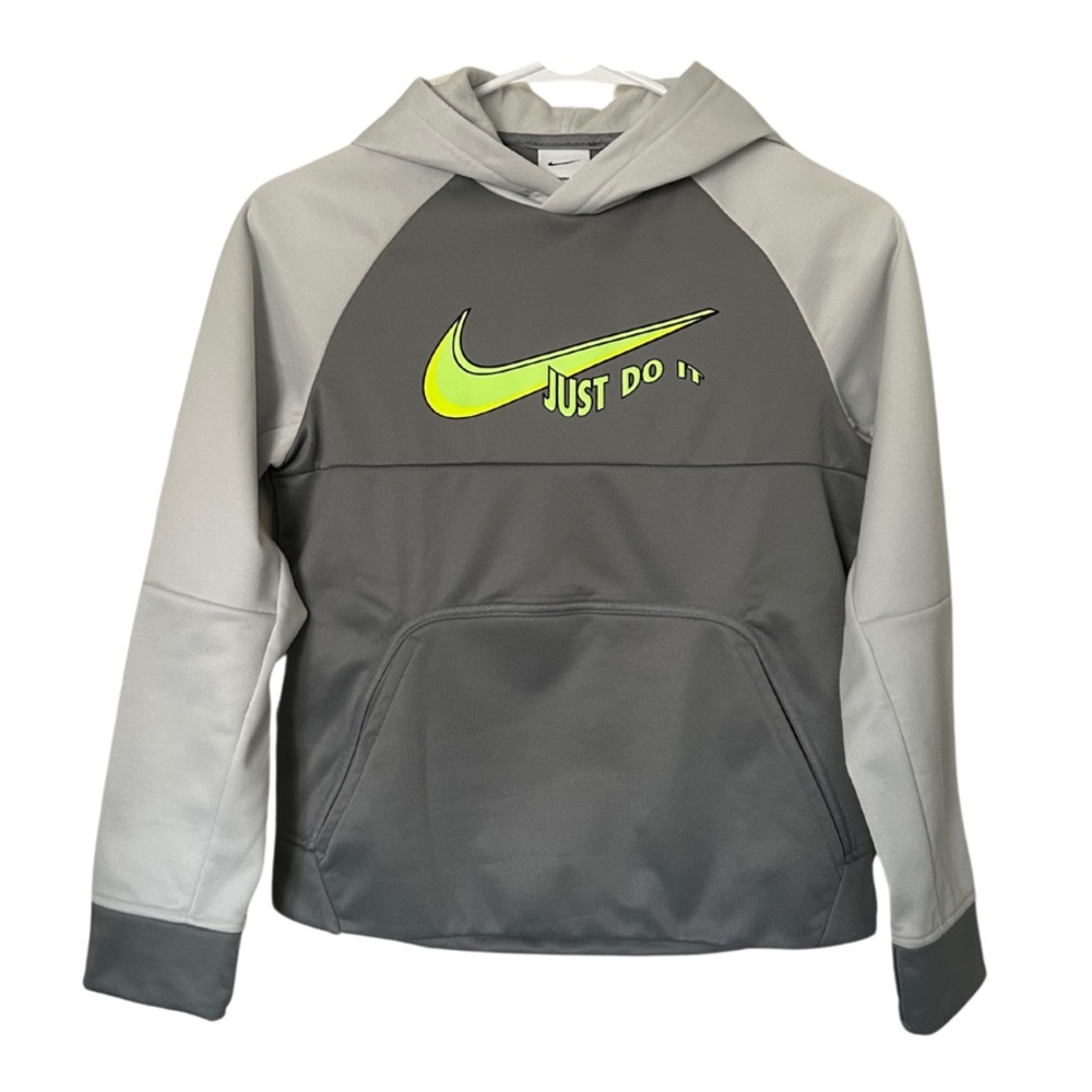 NEW! Nike Therma Fit Hoodie. (Youth Medium)